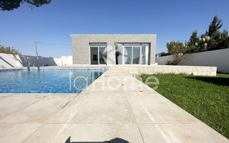 CHALET INDEPENDIENTE A LA VENTA EN LA ELIANA