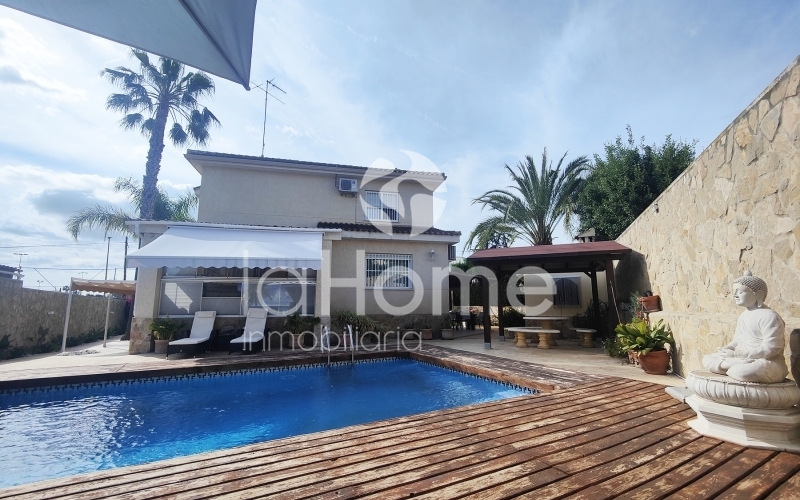 CHALET INDEPENDIENTE EN VENTA EN GALLIPONT, LA POBLA DE VALLBONA