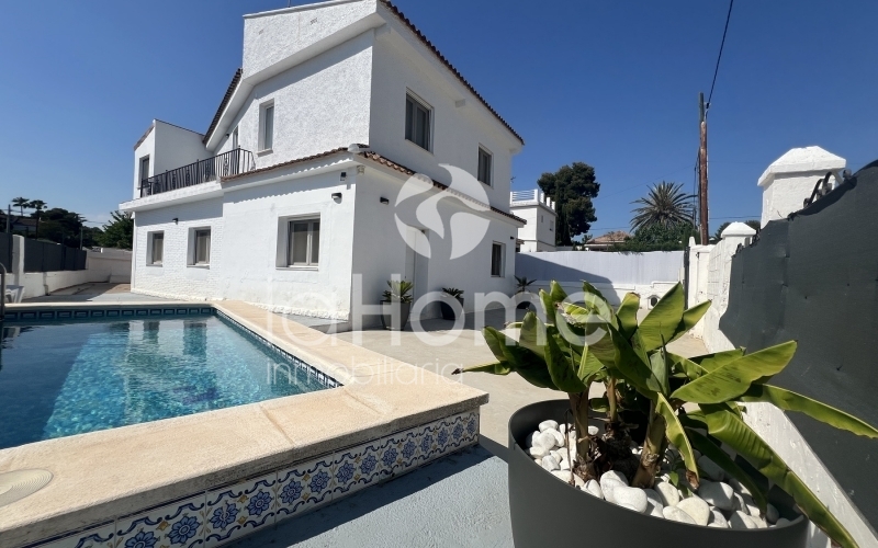 CHALET INDEPENDIENTE EN VENTA EN LA CAÑADA