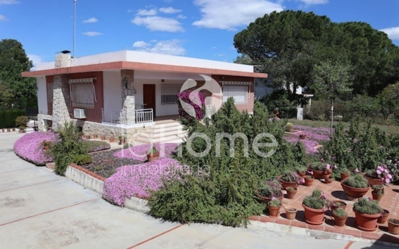 CHALET FOR RENT IN LA VALLESA
