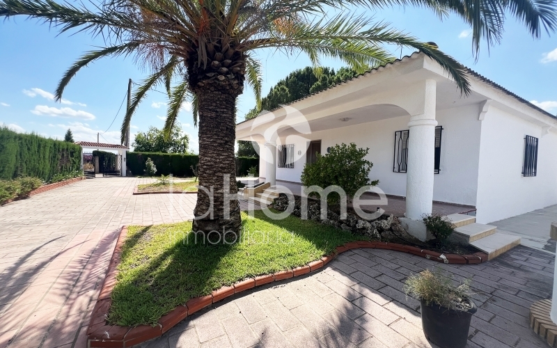 CHALET INDEPENDIENTE EN LLIRIA