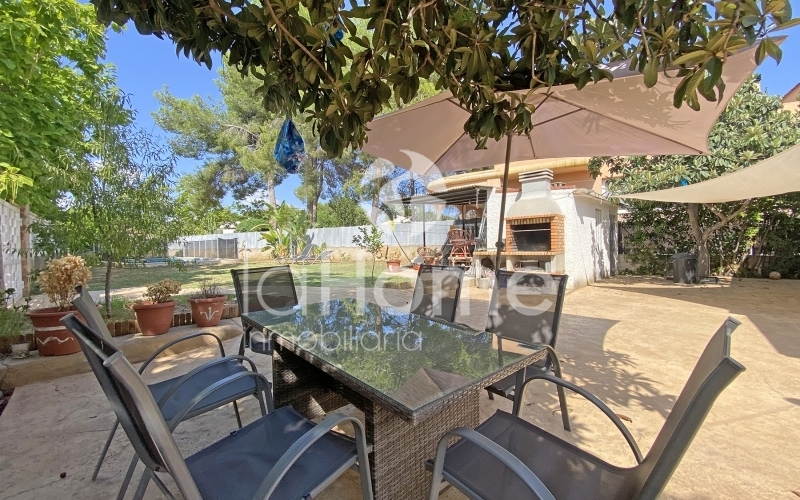 CHALET PAREADO EN VENTA EN LA CAÑADA