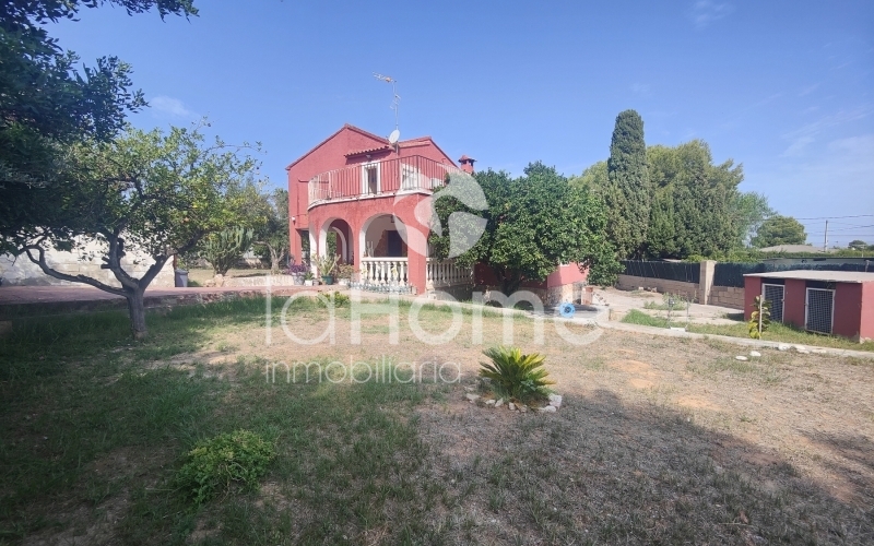 CHALET INDEPENDIENTE EN VENTA EN LLIRIA