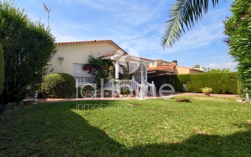 CHALET INDEPENDIENTE EN VENTA EN LA ELIANA