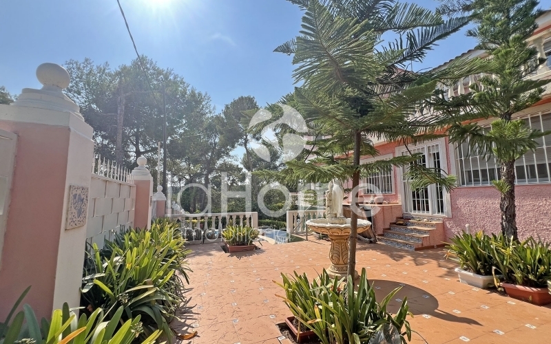 CHALET INDEPENDIENTE EN VENTA EN LA CAÑADA