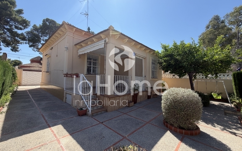 CHALET INDEPENDIENTE EN VENTA EN ENTRECRUCES, LA CAÑADA
